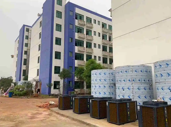 學(xué)校空氣能熱泵熱水工程解決方案_金比得空氣能熱水器控制面板