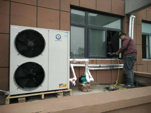 煤改電空氣能源熱泵（農(nóng)村煤改電空氣源熱泵）_中央熱水器和空氣能熱水器的區(qū)別