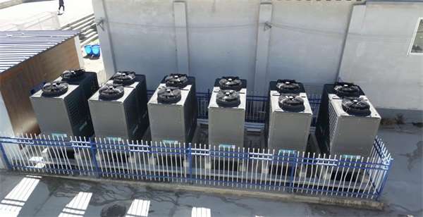 高效低消工業(yè)高溫?zé)岜眯Ч鸰山東空氣能熱水器廠家